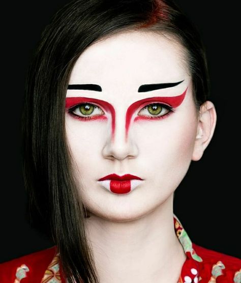 Samurai Fashion, Kabuki Makeup, Skull Makeup, Halloween Makeup, Makeup Inspiration, Halloween Costume, Halloween Face Makeup, Halloween Costumes, Make Up