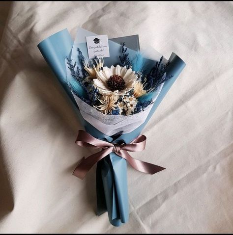 Bouquet For Men, Single Flower Bouquet, Man Bouquet, Simple Bouquet, Flower Boquet, Diy Bouquet Wrap, Diy Ribbon Flowers, Flower House, Flower Bouquet Diy