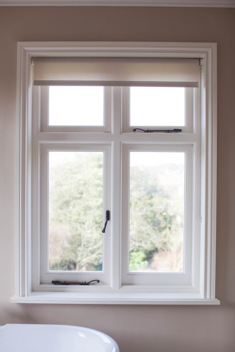 Architrave Around Window, Architrave Window Frame, Window Architrave Interior, Window Borders Frames Interior, Frame Around Window, Window Architrave, White Window Frames, Craftsman Style Bathroom, Window Moldings