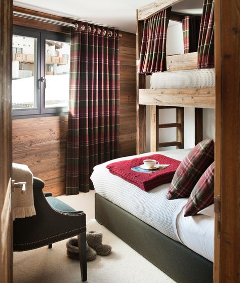 Ski Condo Decor, Vermont Ski House, Ski Cabin Decor, Cabin Bunk Beds, Lodge Bedroom, Ski House Decor, Family Ski, Ski Cabin, Cabin Inspiration