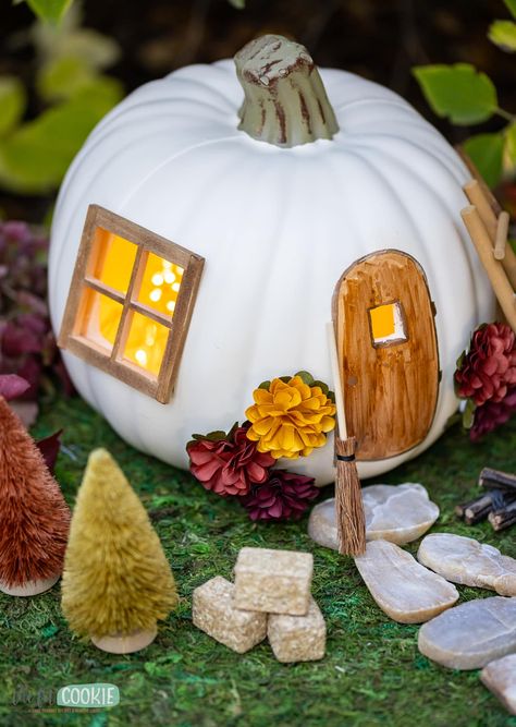 How to Make a Cute Pumpkin Fairy House (2 Ways) Diy Pumpkin House, Fairy Garden Pumpkin Ideas, Pumpkin House Painting, Pumpkin Fairy House Diy, Make Fairy House, Fairy Garden Pumpkin, Pumpkin Houses, Pumpkin Fairy House, Pumpkin Fairy