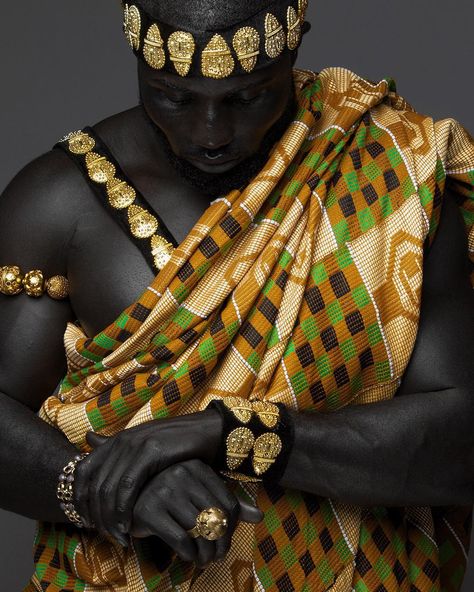 GODWIN.🇬🇭 on Instagram: “Always Remember Who You Truly Are 👑 .  #melanin #melaninpoppin #instagood #royalty #blackempowerment #king #queen @iloveghana…” Black Royalty, African Royalty, Afrique Art, African Traditions, Style Africain, Kente Cloth, African People, African History, Afro Art