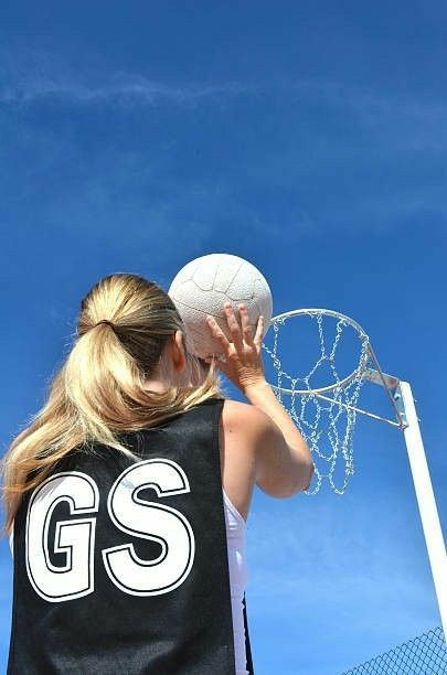 Netball Pictures, How To Play Netball, Training Montage, College Vision Board, Beachy Aesthetic, Love Pink Wallpaper, Sports Aesthetic, Vision Board Inspiration, Netball