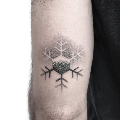 Snow Flakes Tattoo Design, Snowflake Mountain Tattoo, Snowstorm Tattoo, Snowshoe Tattoo, Winter Tattoo Ideas Nature, Snowflake Tattoo Men, Snow Mountain Tattoo, Snow Flakes Tattoo, Snow Tattoo Ideas