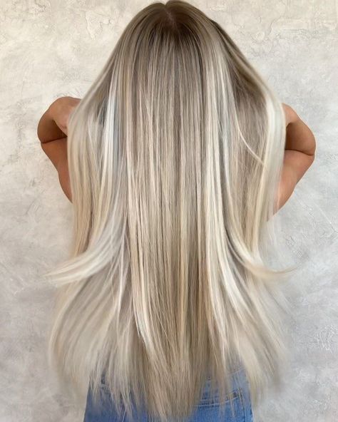 Very Long Hair Styles, Icey Blonde, Hairby Chrissy, Perfect Blonde Hair, Growing Hair, Cool Blonde Hair, Blonde Hair Inspiration, Blonde Hair Shades, Blonde Hair Looks