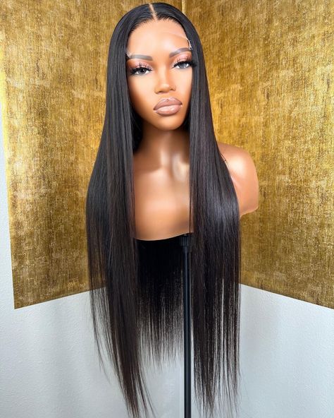 Pretty Wigs, Ladies Wigs, Lace Ideas, Natural Color Hair, Latina Hair, Wig Shop, Hair Unit, Frontal Wig Hairstyles, Quick Natural Hair Styles