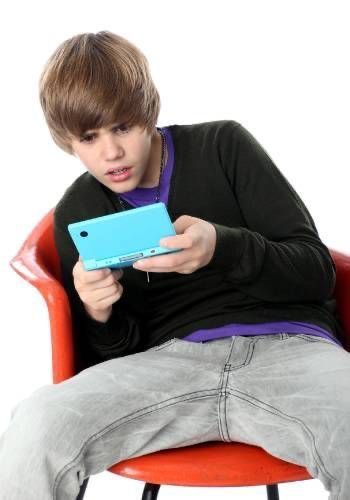 Justin Bieber Photoshoot 2009, Justin Bieber Reaction Pics, Justin Bieber Reaction, Young Justin Bieber, Justin Bieber 2009, Justin Bieber My World, Justin Bieber Photoshoot, Funny Poses, My Honest Reaction