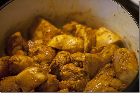 Curry Chicken Roti Filling Curry Chicken Roti, Grenada Food, Chicken Roti Recipe, Potato Roti, Chicken Curry Crockpot, Chicken Roti, Trinidadian Food, West Indian Recipes, Trinidadian Recipes