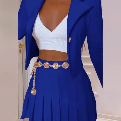 Pleated Mini Skirt Outfit, Skirt Outfit Casual, Mini Pleated Skirt, Streetwear Chic, 2022 Trends, Cooler Look, Outfits 2022, Trends 2022, Fashion Color