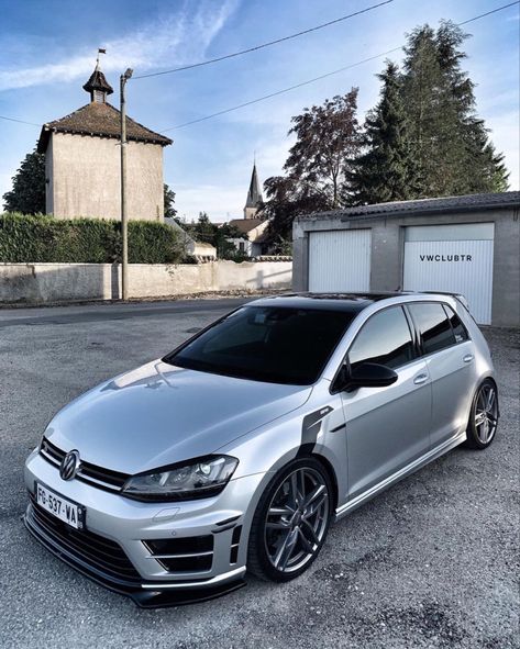 GOLF R 👍 . Follow: @vwclubtrcom 🚗: @_alexmk7_ . #golfr #golf7r #golf7 #vwgolf #volkswagen #vwclub #vwclubtr #golfgti #golf7gti #golf8 #golfmk8 Vw Golf Wallpaper, Volkswagen Mk7, Vw Golf R Mk7, Polo Car, Golf 7 R, Golf 7 Gti, Homemade Tractor, Gti Mk7, Mk6 Gti