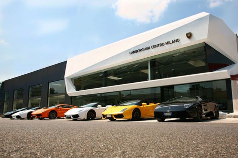 Lamborghini Showroom, Car Dealership Design, Lamborghini Store, Car Showroom Architecture, Lamborghini Dealership, Auto Service Center, Car Showroom Design, Wallpaper Galaxy, Warehouse Design