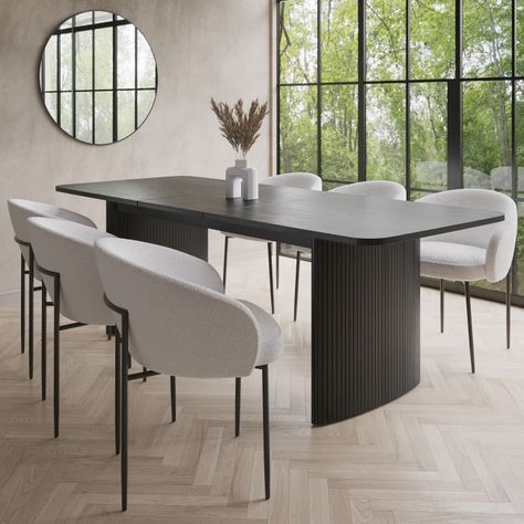 Black Kitchen Table With White Chairs, Kitchen Table Ideas Modern, Black Dining Table Grey Chairs, Black Dining Table White Chairs, Black White And Wood House Interior, Black Dining Table Ideas, Black Dining Table Modern, Dining Room Black Table, 6 Chair Dining Table