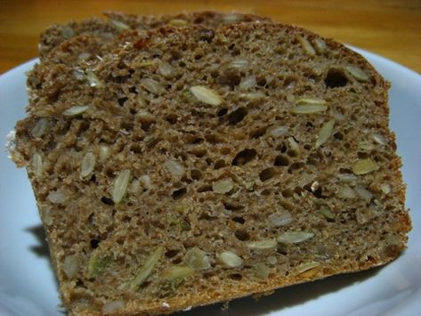 simple bread recipe sliced-wholemeal-rye-bread Easiest Bread Recipe, Easiest Bread Recipe Ever, Sunflower Seed Bread, Bread Shop, Seed Bread, Banana Cake Recipe, Pumpkin Seed, Rye Bread, Easy Bread Recipes