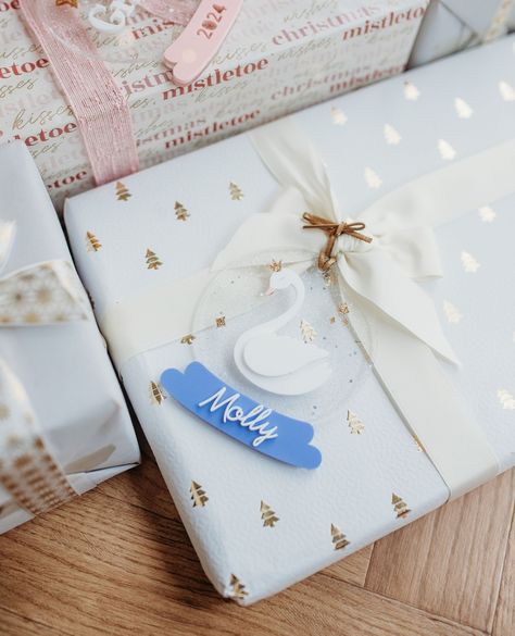 ✨️ Swan Snow Globes ✨️⁠ ⁠ One of my favourite decorations to be launched this year, a delicate swan in a glittered snow globe, personalised with your name.⁠ ⁠ Such a magical gift.⁠ ⁠ ⁠ #christmasbaubles #christmasornament #christmas2024 #stockingcharms #stockingtags #tableplacesetting #christmastablesetting #christmasevebox #truebelievers #nicelist Christmas Ornament Acrylic, Flag Wall Decor, Name Christmas Ornaments, Personalised Christmas Decorations, Birthday Badge, Name Christmas, Stocking Tree, Instagram Christmas, Gift Of Time