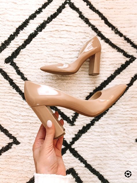 Nude Pumps Outfit, Nude Heels Outfit, Block Heels Outfit, Closed Toe Block Heels, Pumps Outfit, Work Heels, Retro Heels, Pointed Boots, Heels Aesthetic