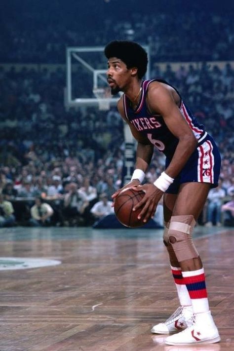 Julius Erving, Dr J, Nba Art, Basketball Photography, Basketball Star, Nba Legends, Sports Hero, Nba Stars, Basketball Legends