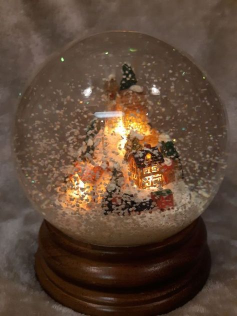 Snowglobe Aesthetic, Snow Globe Aesthetic, Globe Decoration, Waterless Snow Globe, Globe Gift, Musical Snow Globes, Water Globes, Mixed Media Crafts, Christmas Snow Globes