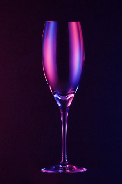 Stunning Purple Wine Glass Purple Drink, Purple Champagne, Purple Stuff, Purple Things, Purple Kitchen, Exotic Dance, Purple Wine, Purple Home, Purple Reign