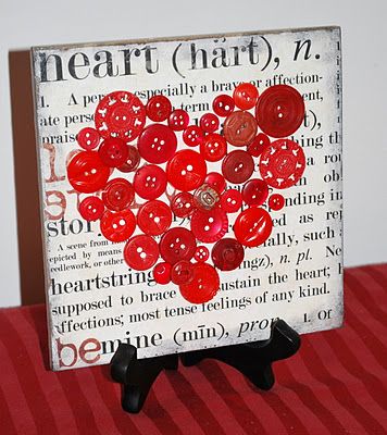 This would be cute with a large initial as the focal point too. Saint Valentin Diy, Valentines Bricolage, Happy Hearts Day, Paper Glue, My Funny Valentine, Button Art, Button Crafts, Valentine's Day Diy, Valentine Day Crafts