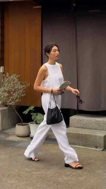 P O S S E on Instagram: "Michelle wearing the Poppy Top and Louis Trouser. Discover our #POSSE L’Essentials, online now. Muse: @michellelin.lin" Current Styles, Spring Looks, Natural Style, Laid Back Style, Spring Summer Outfits, Minimalist Fashion, High Waist Jeans, Simple Style, Capsule Wardrobe