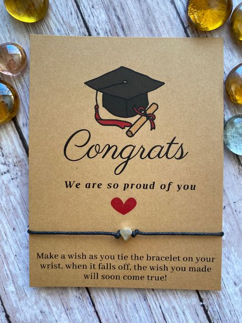 Junior High Graduation Gift Ideas, Graduation Ceremony Gifts, Farewell Craft Ideas, Farewell Ideas For Seniors Gifts, Handmade Farewell Gifts For Seniors, Convocation Quotes, Graduation Bracelet Ideas, Farewell Gift Ideas For Seniors, Graduation Present Ideas