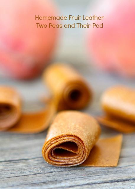 How to make Homemade Fruit Leather | Two Peas and Their Pod (www.twopeasandtheirpod.com) #recipe Homemade Fruit Leather, Fruit Leather Recipe, Fresh Fruit Recipes, Fruit Roll, Fruit Leather, Fruit Roll Ups, Apple Fruit, Fruit Snacks, How To Make Homemade