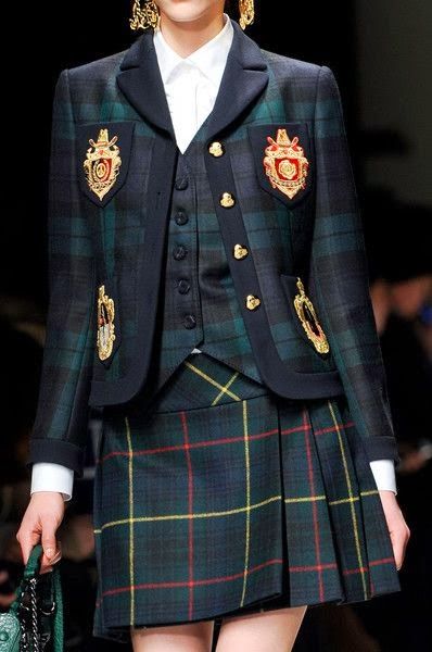 Splendid Sass: FOR THE LOVE OF TARTAN Tartan Fashion, School Uniform Fashion, Mode Chanel, Plaid Shirts, Uniform Fashion, Outfit Trends, Looks Chic, Kilt, Tartan Plaid