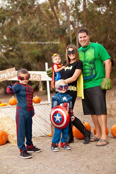 Halloween Costumes    Erin Takua Photography Superhero Family Costumes, Halloween Mini Session, Superhero Halloween Costumes, Sibling Costume, Superhero Family, Superhero Costumes, Clever Halloween Costumes, Costumes Diy, Halloween 2015