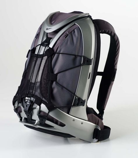 The Nike Epic Sportpack was designed with the mobile athlete in mind. A hard exoskeleton linked by urethane flex points protects mobile devices while flexing with the body. Futuristic Backpack, Motorcycle Camping Gear, Running Pack, Nike Design, Nike Bags, Headphones Black, Backpack Reviews, Best Laptops, Flexing