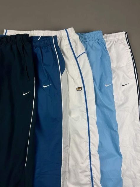 Covered Clothes, Sport Clothing, Cute Nike Outfits, Mode Chanel, Populaire Outfits, Clothing Pieces, Nike Vintage, Cool Outfits For Men, Easy Trendy Outfits