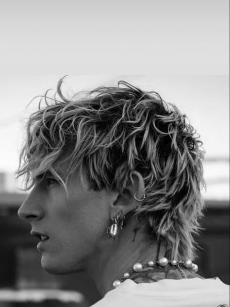 90s Spikey Hair, Mgk Hairstyle, Mgk Hair, Mgk Haircut, Punk Hair Men, Young Mens Hairstyles, Mohawk For Men, Spikey Short Hair, Spikey Hair