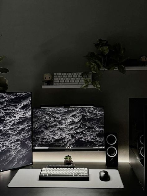 Duel Monitors Gaming Setup, White Pc Setup Minimalist, Couples Pc Gaming Room, Pc Gaming Setup Black, Black And White Pc Setup, Black Pc Build, Black And White Gaming Setup, Simple Gaming Setup, Black Desk Aesthetic