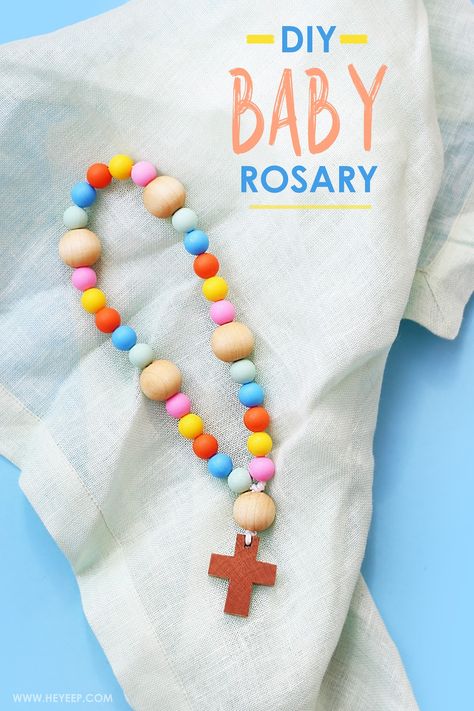 DIY Baby Rosary Beads / Hey, EEP! Diy Rosary Beads, Diy Rosary Necklace, Diy Rosary, Anglican Prayer Beads, Rosary Jewelry, Beading For Kids, Catholic Crafts, Cross Gift, Toddler Gift