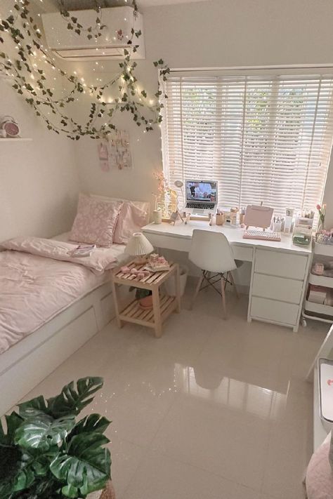 Ascetic Room Ideas, Cute Study Space, Cute Room Furniture, Cute Storage Ideas For Bedrooms, Cute Pink Room Ideas, Kpop Bedroom Ideas, Room Inspo Cute, Storage Ideas For Bedrooms, Full Bedroom