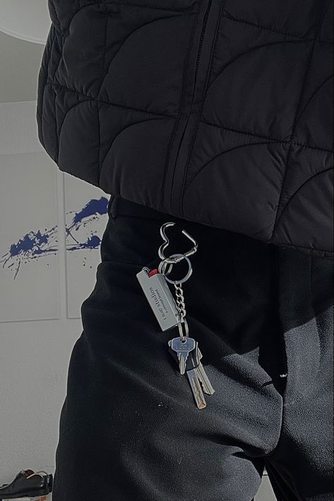 Precision-crafted from lightweight aluminum. Say goodbye to fumbling for your keys - this carabiner keychain acts as a secure belt clip while adding a trendy touch to your ensemble. Carabiner Outfit, Carabiner Keys, Carabiner Keychain Aesthetic, Keychain Carabiner, Belt Key Holder, Winter Outfit Accessories, Heart Carabiner, Key Carabiner, Accessory Inspo