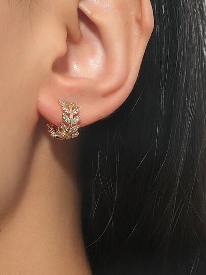 Single Ear Piercing Ideas, Earring For Women Gold, Unique Gold Earrings Design, Gold Earing Designs Unique, Earings Design Gold New Model, Earing Designs Gold, Gold Earing Design New, Gold Bali Design, Earrings Gold Design