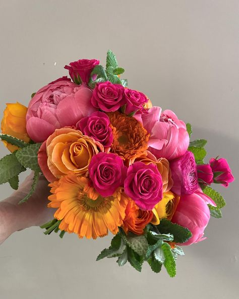 It seems that May has signalled the return of winter! Cold, wet and windy so far. Decided we definitely needed some sunshine in our lives and what better way than through the power of flowers. Miss piggy roses, marigolds and ……the first of the coral charm peonies. This sure was a wedding bouquet to brighten the day! Love it. 🥰 Coral Charm Peony, Miss Piggy, The Coral, Winter Cold, Wedding Bouquet, Our Life, Peonies, A Wedding, Bouquets