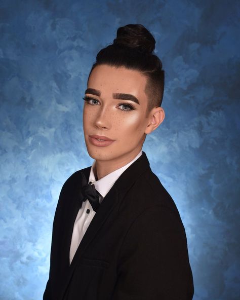 This Teen Just Revealed the Secret to Taking the Most Flawless Senior Portraits of All Time- Cosmopolitan.com Senior Yearbook Pictures, Senior Portraits Yearbook, Yearbook Pictures, Celebrity Makeup Looks, Cover Boy, Yearbook Photos, Male Makeup, Senior Picture Outfits, James Charles