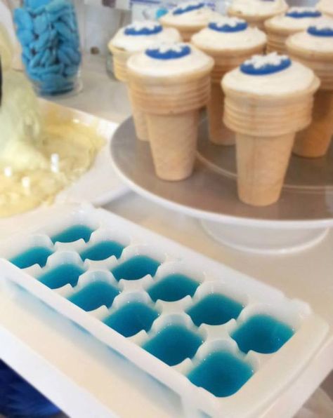 Jello Cubes, Frozen Party Decor, Frozen Bday Party, Blue Jello, Disney Frozen Birthday Party, Disney Frozen Party, Frozen Birthday Theme, Disney Frozen Birthday, Frozen Themed Birthday Party