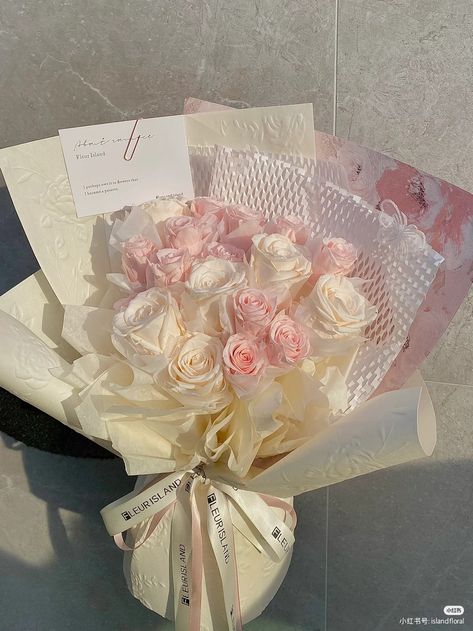 Raining Sound, Study Together, Flower Boquet, Pink Flower Bouquet, Birthday Flowers Bouquet, Luxury Flower Bouquets, Study With Me, Fancy Flowers, Boquette Flowers