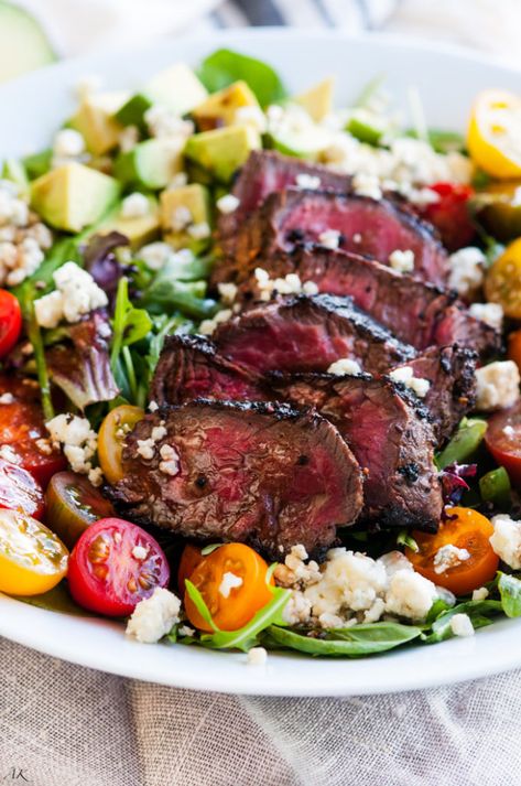 Steak Blue Cheese Avocado Salad - Aberdeen's Kitchen Steak Blue Cheese, Meal Salads, Toast Aperitif, Avocado Dessert, Blue Cheese Salad, Avocado Brownies, Healthy Nutrition Plan, Avocado Salad Recipes, Steak Salad