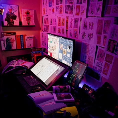 Digital Art Setup, Desk Setup Workspace Inspiration, Desk Setup Workspace, Art Setup, Setups Gaming, Artist Desk, Artist Workspace, Artist Bedroom, Art Studio Space