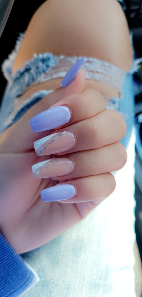 Coffin Style Nails Spring, Spring Nails 2023 Coffin Shape, April Nails Coffin, Cute Light Purple Nail Designs, Lavender And White Acrylic Nails, White Nails With Purple French Tip, White Nails With Blue Accent Nail, White And Purple Nails Simple, Nails White Purple