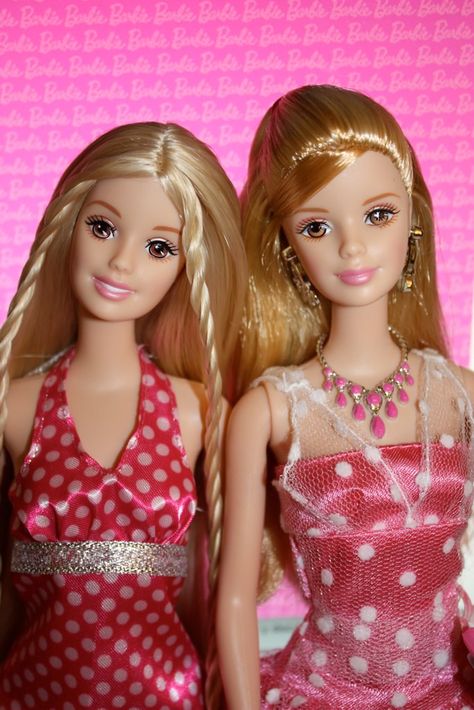 Y2k Barbie Doll, Japanese Barbie, 2000s Barbie Movie Dolls, Gyaru Barbie Doll, Totally Hair Barbie, Barbie Items, 2008 Holiday Barbie, Pink Barbie, Barbie Japanese Exclusive