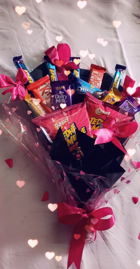 Chocolate Bouquet Gifts Snaps Snapchat, Bride To Be Ideas, Dairy Milk Chocolate Snap, Chocolate Snap, Girls Pick, Chocolate Tumblr, Romantic Dinner Decoration, Anniversary Wishes For Husband, Attitude Bio