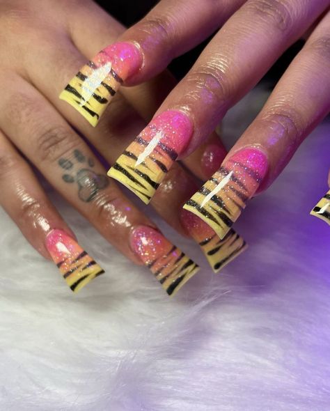 Yellow Duck Nails, Y2k Duck Nails, Zebra Y2k, Duck Feet, Zebra Nails, Duck Nails, Jelly Nails, Yellow Duck, Y2k Pink