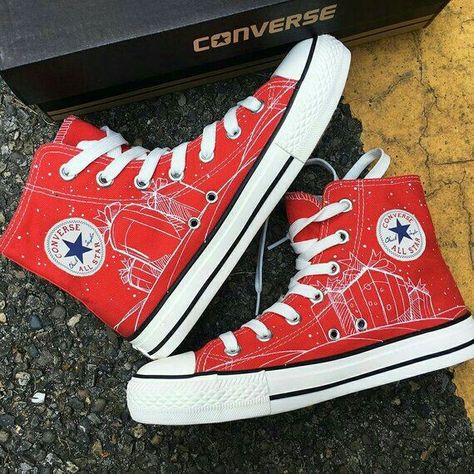 Christmas Converse, Custom Painted Converse, Converse Customized, Converse Original, Red Converse Outfit, Tenis Converse, Shoe Painting, Painted Converse, Painted Canvas Shoes