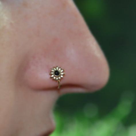 14k Gold Filled 6mm Flower Onyx Nose Ring, 18g Extra Small Hoop Earring, catchless,seamless,tragus,helix,cartilage 18 gauge handcrafted Tragus Gold, Forward Helix Earrings, Nose Ring Jewelry, Earring Cartilage, Nose Pins, Tragus Jewelry, Piercing Tragus, Gold Nose Stud, Tragus Earring