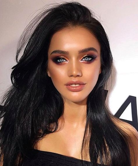 Universally Flattering Copper Makeup Looks For Any Occasion Eyeshadow Looks 2023, 2023 Eyeshadow, Blue Eyes Make Up, Plum Eyeliner, Sweet 16 Makeup, Dramatic Winged Eyeliner, Deep Blue Eyes, Makeup 2016, Mauve Eyeshadow