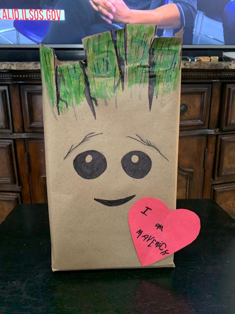 Wrapped a box in brown craft paper then drew in the details and face with markers. Finally added a heart with my little one’s writing. Perfect preschool Valentine’s box for my son who loves Groot! Groot Valentines Boxes, Marvel Valentines Box Ideas, Avengers Valentine Box Ideas, Superhero Valentines Boxes, Valentine Mailboxes, Marvel Valentines, Superhero Valentines, Diy Valentines Box, Valentine Boxes For School